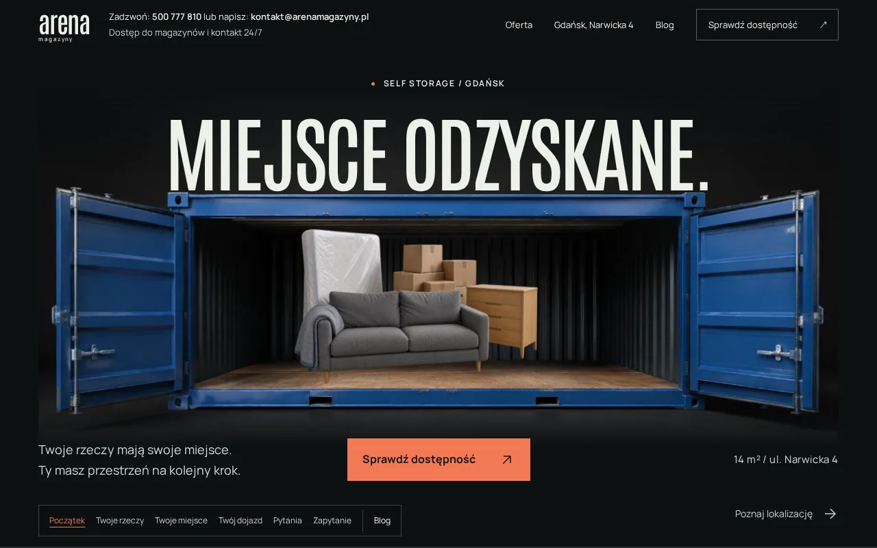 Pierwszy ekran strony Arena Magazyny: hasło „Miejsce odzyskane” nad otwartym niebieskim kontenerem z meblami.